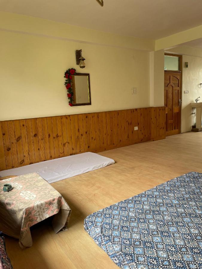 Roomshala 130 Duffers Door Hotel Manali (Himachal Pradesh)