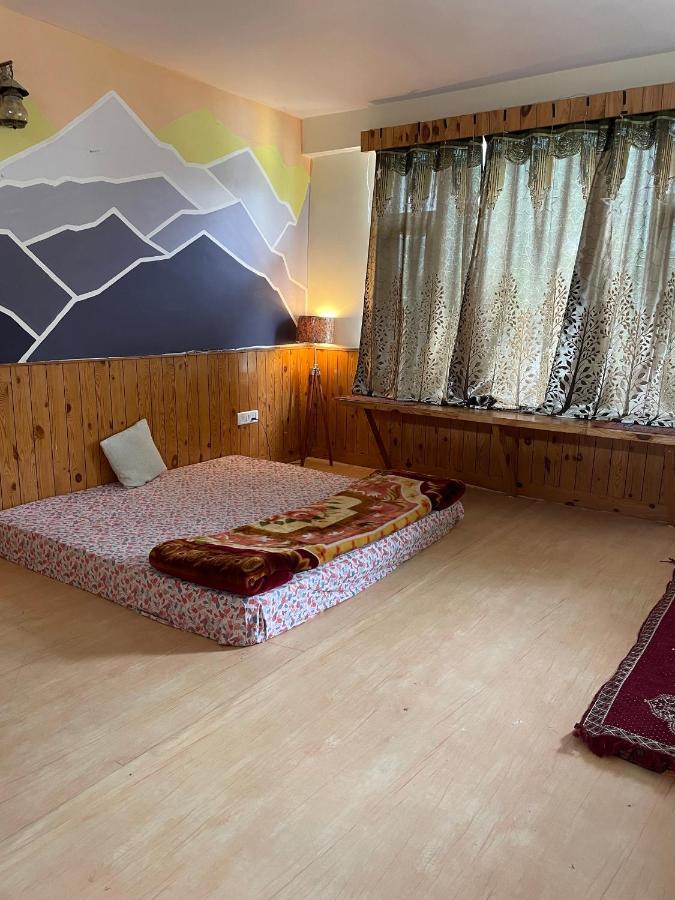 Roomshala 130 Duffers Door Hotel