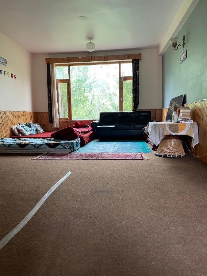 Roomshala 130 Duffers Door 3*