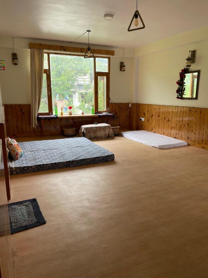 Roomshala 130 Duffers Door Hotel