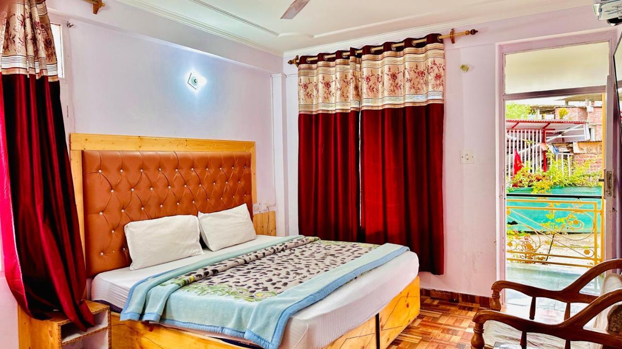 Manu Vatika Near Mall Road, Manali (Himachal Pradesh)