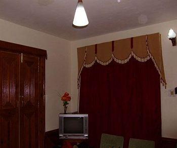 Chetna Hotel 3*