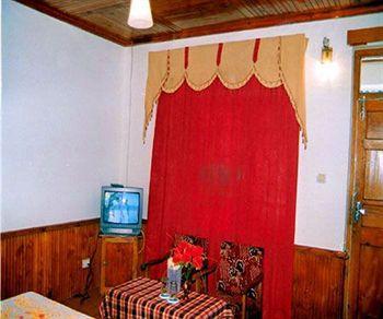 Chetna Hotel 3*