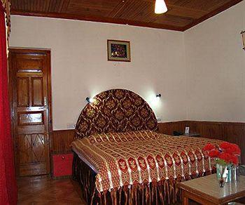 Hotel Chetna 3*