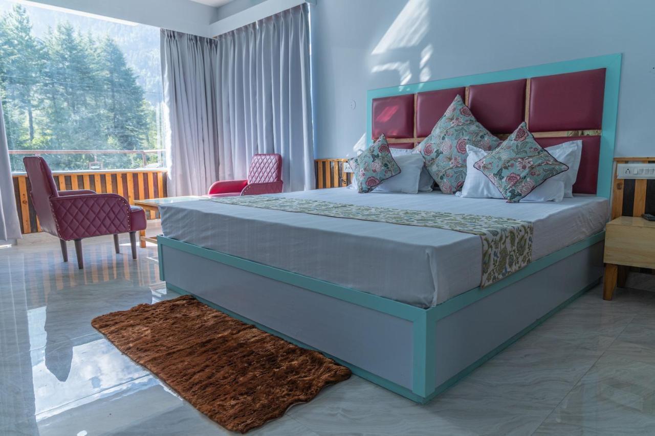 Apple Flower By Mall Road Hotel Manali (Himachal Pradesh)