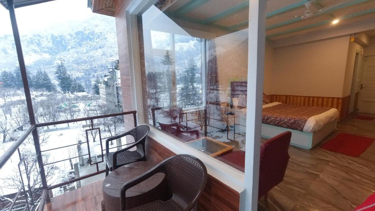 Apple Flower By Mall Road Hotel Manali (Himachal Pradesh)