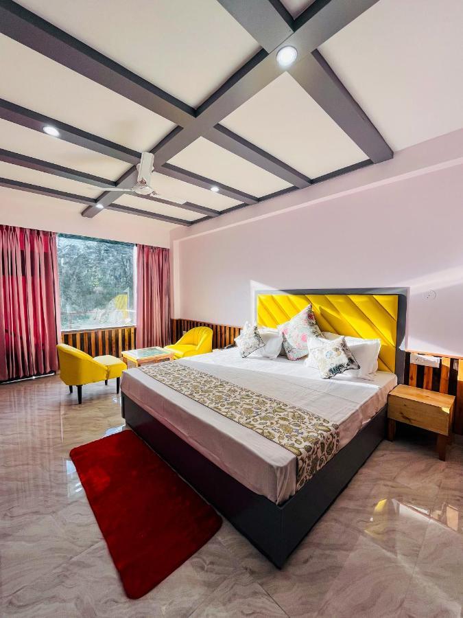 Hotel Apple Flower By Mall Road 2*