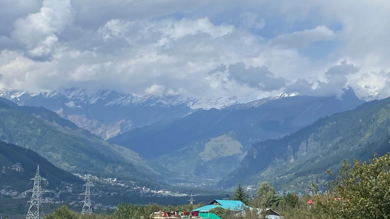 Mountain Meadows Hotel Manali (Himachal Pradesh)