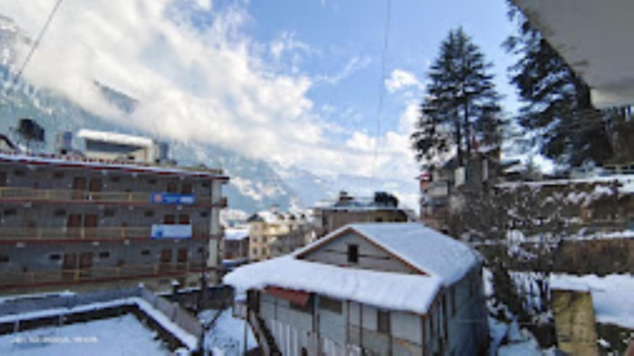 Devlok, Hotel 4*