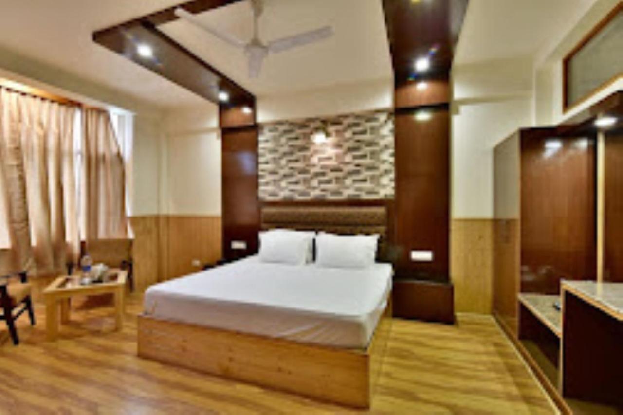 Devlok, Hotel 4*