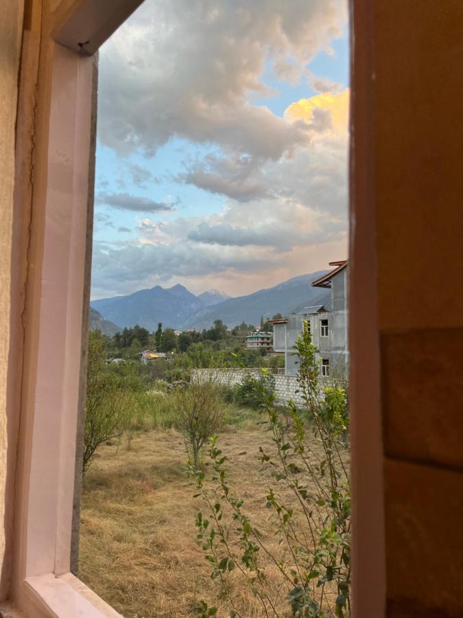Fluestern -a Boutique * Manali (Himachal Pradesh)