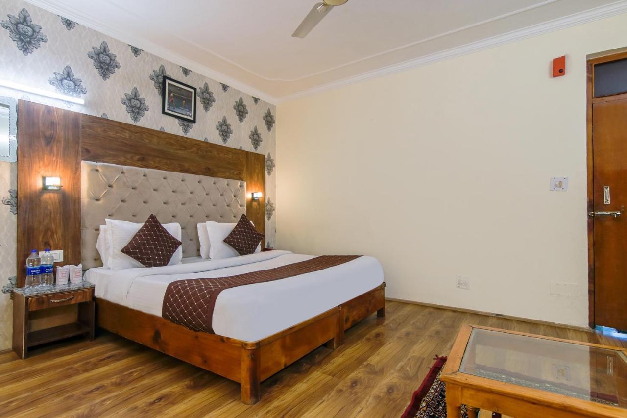 Fabhotel The Moon Hotel