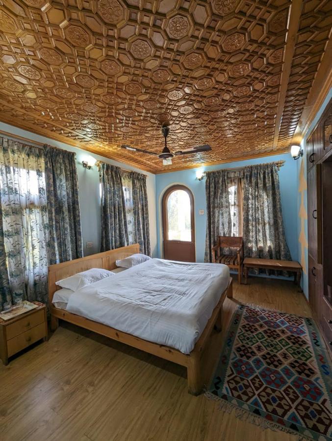 Tashi Hotel