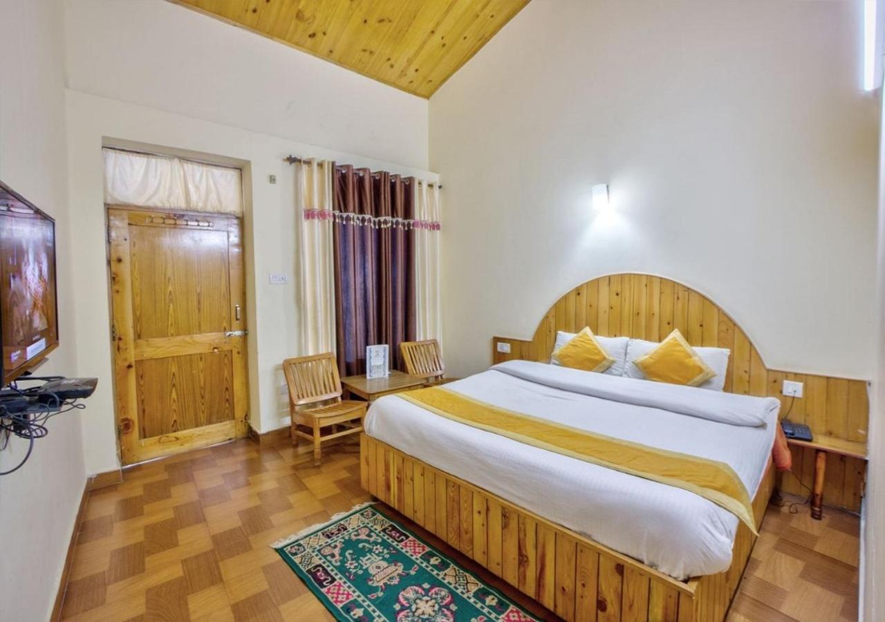 Thakur Hotel 3*