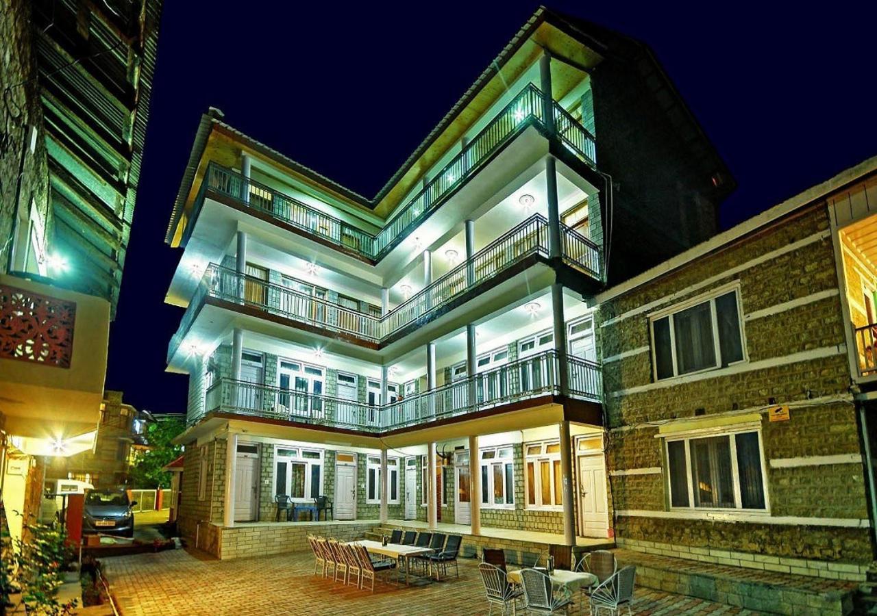 Hotel Thakur Manali (Himachal Pradesh)