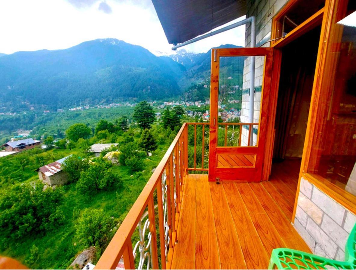 Hotel Marina Heights 3*