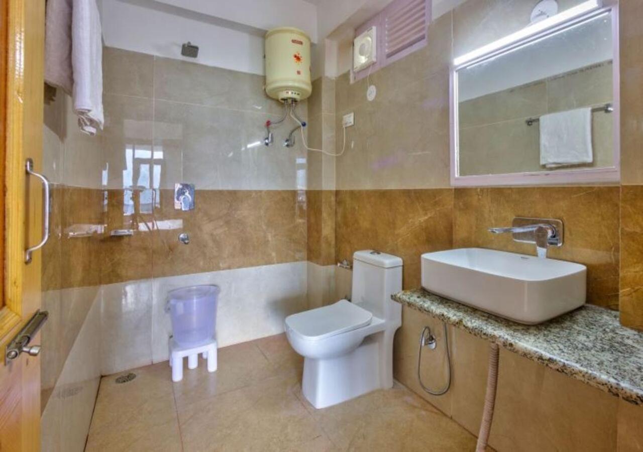 Hotel Kartik Manali (Himachal Pradesh)