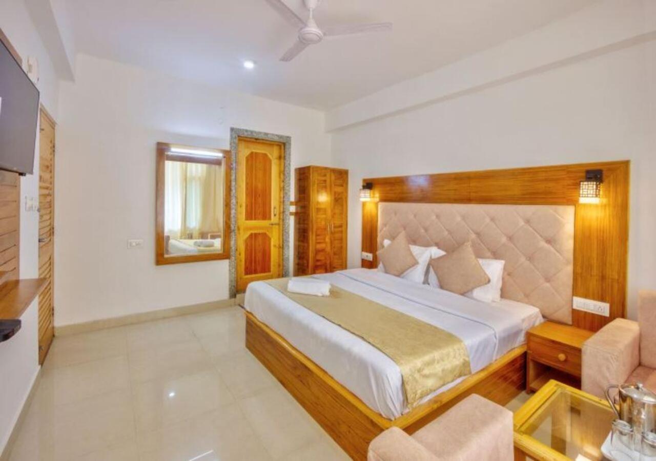 Hotel Kartik Manali (Himachal Pradesh)