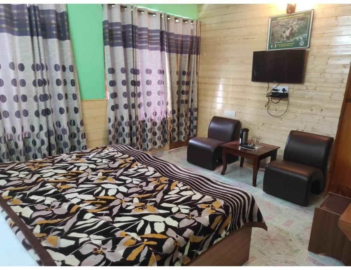 New Villa, Hotel