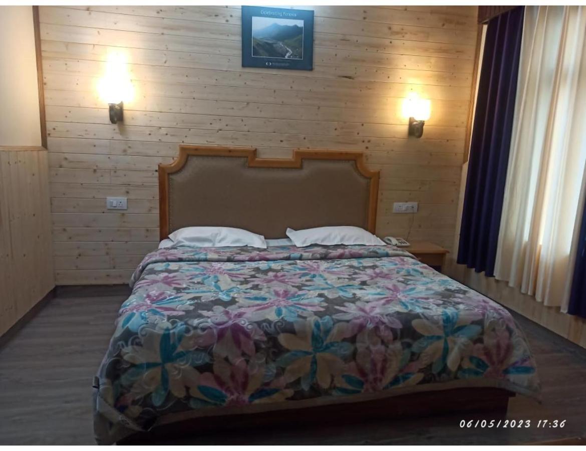 New Villa, Hotel Manali (Himachal Pradesh)
