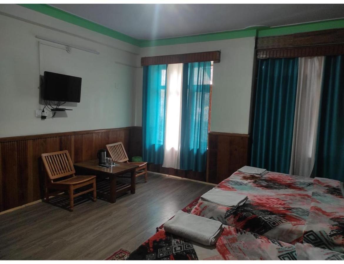 New Villa, Hotel Manali (Himachal Pradesh)