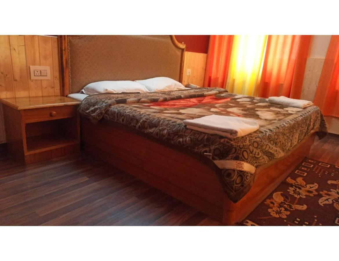 New Villa, Hotel