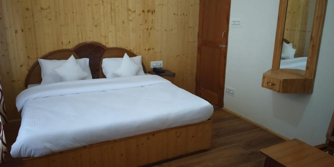 Apartment Suraj - Rooftop Cafe With Hampta View Near Hadimba Temple Manali (Himachal Pradesh)