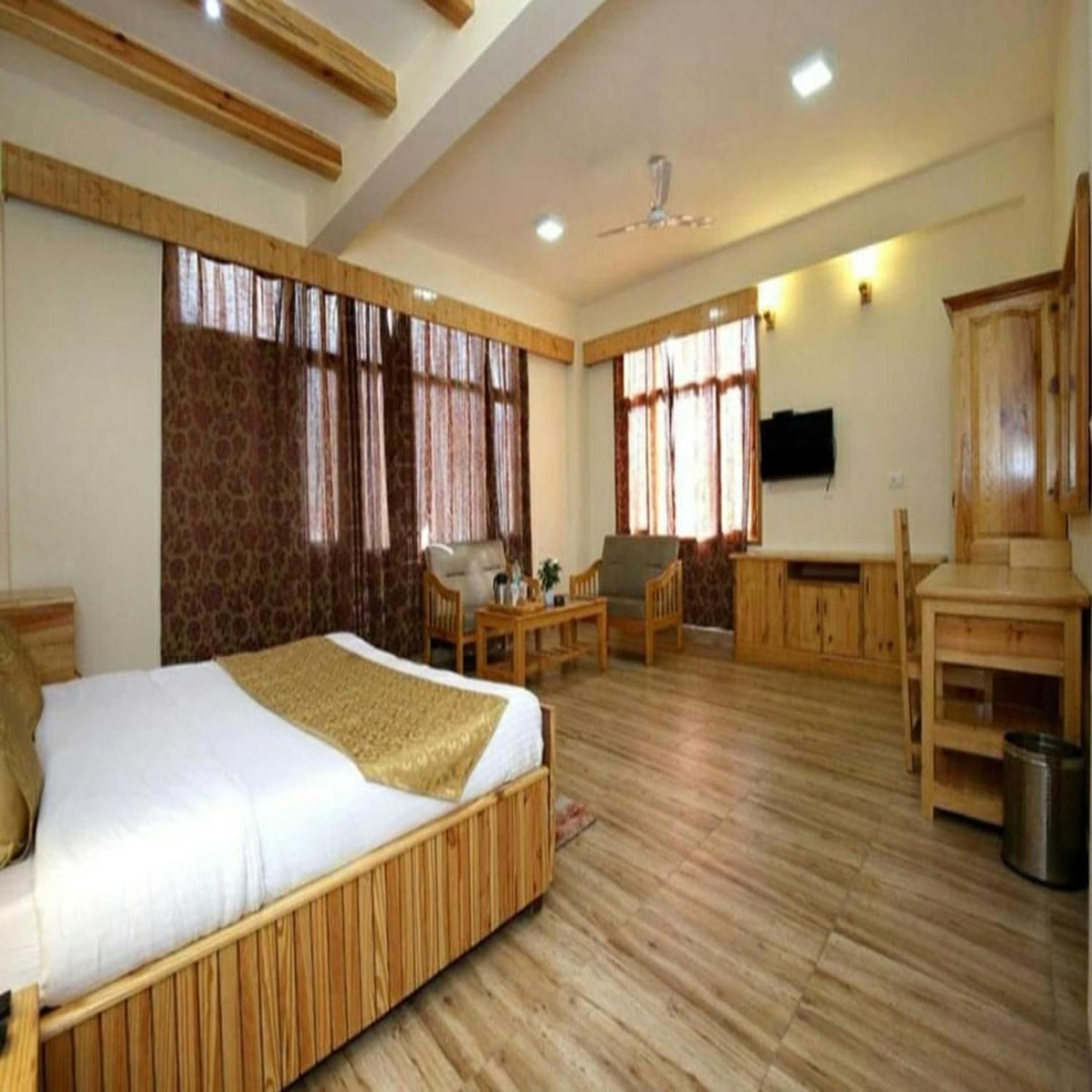 Jamla Hotel 3*