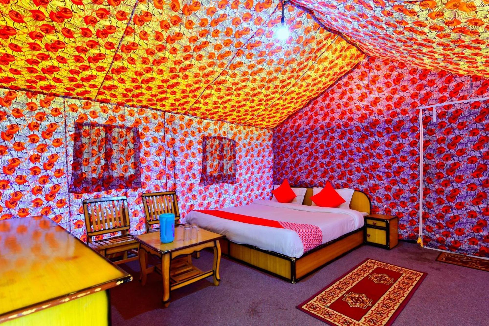 O Retro Valley Hotel