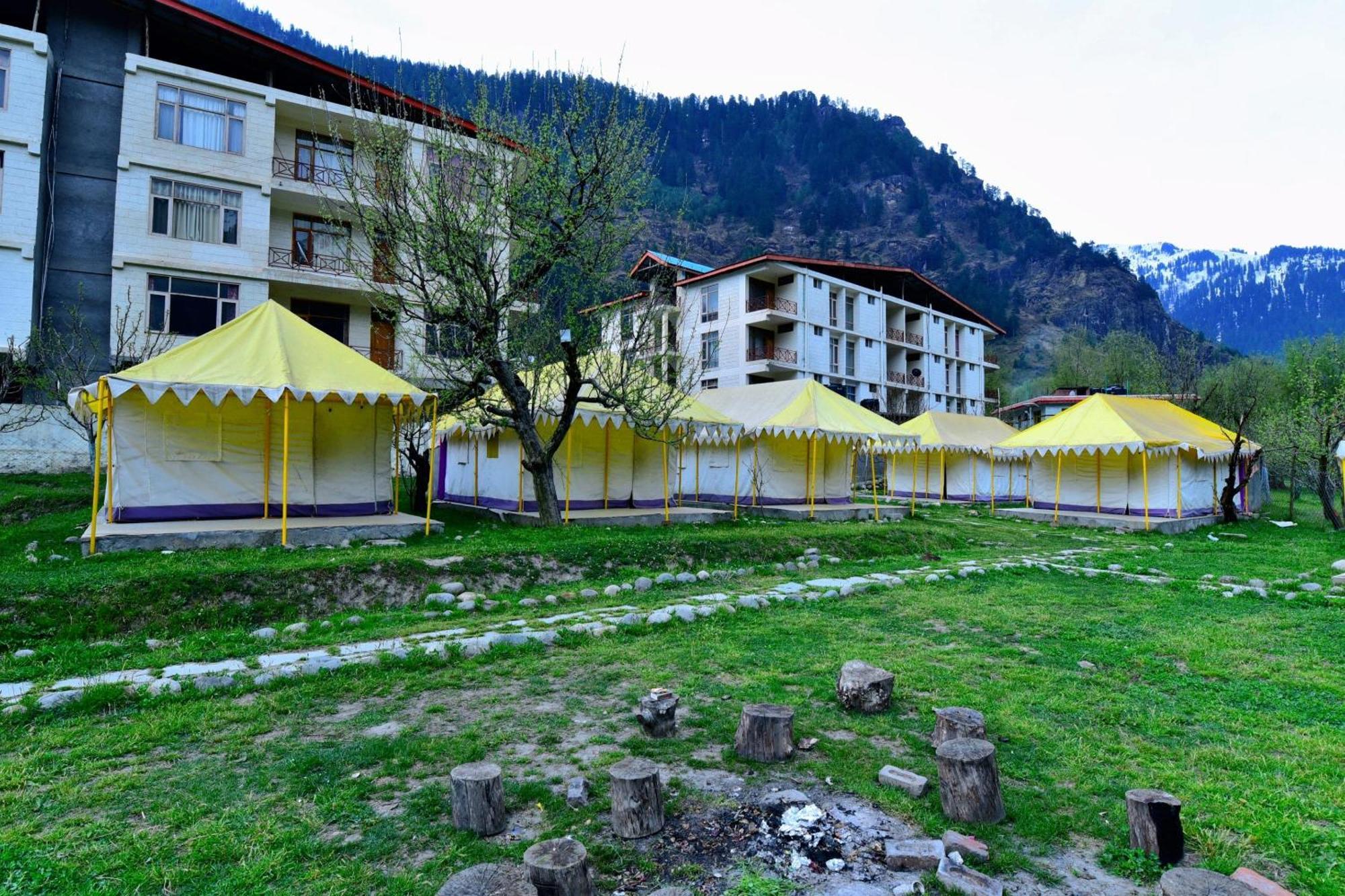 O Retro Valley Hotel