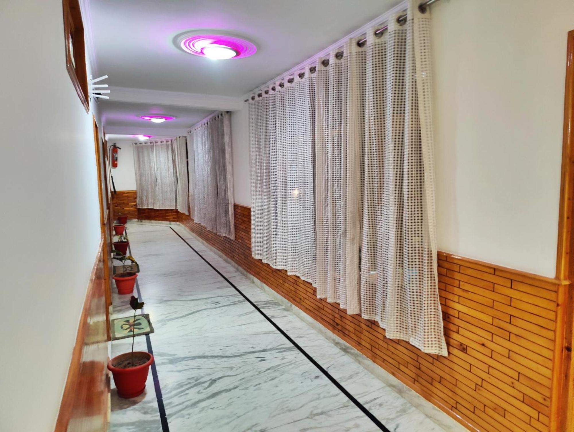 A Star Regency Near Mall Road 3*
