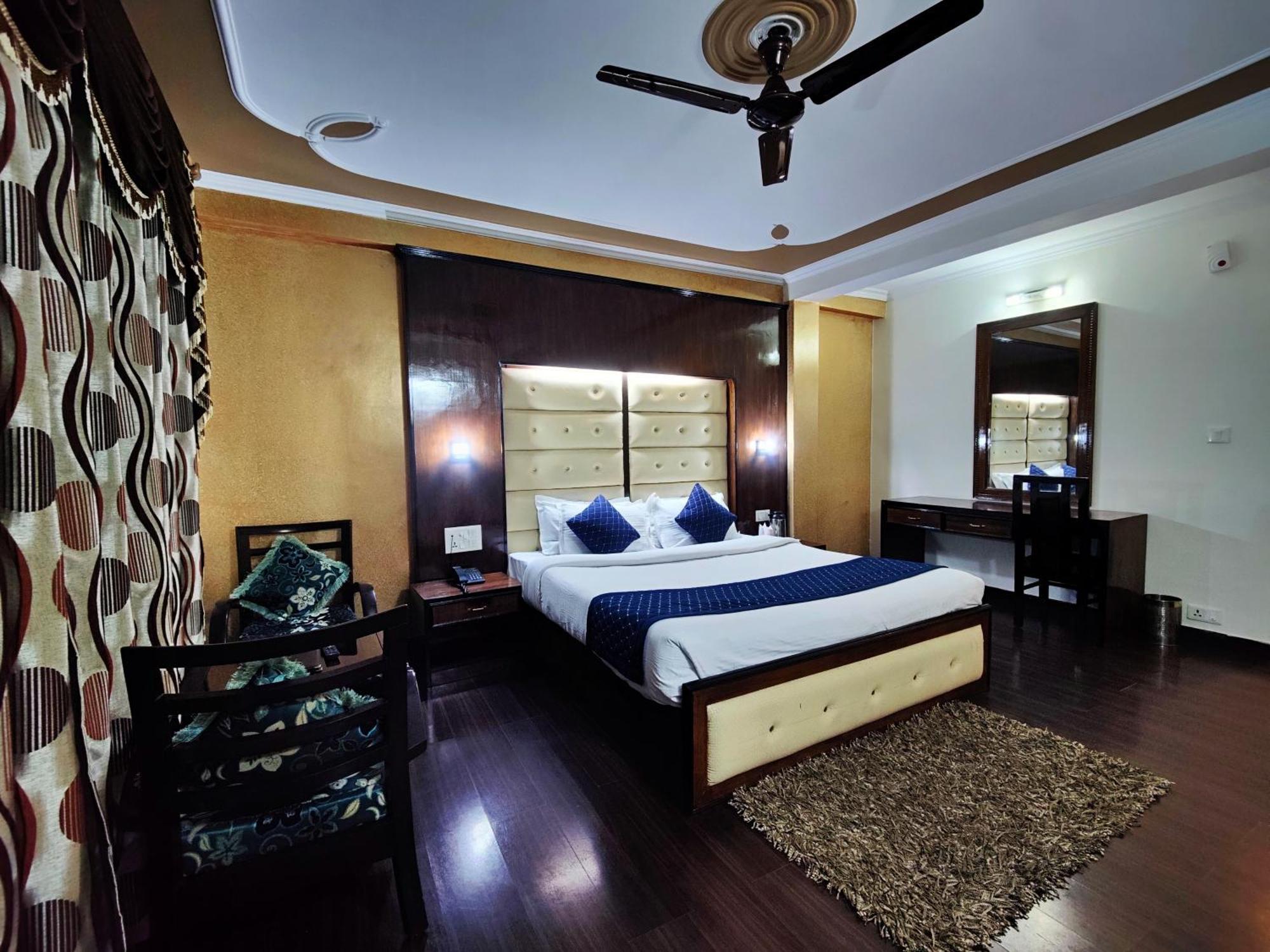 A Star Regency Near Mall Road