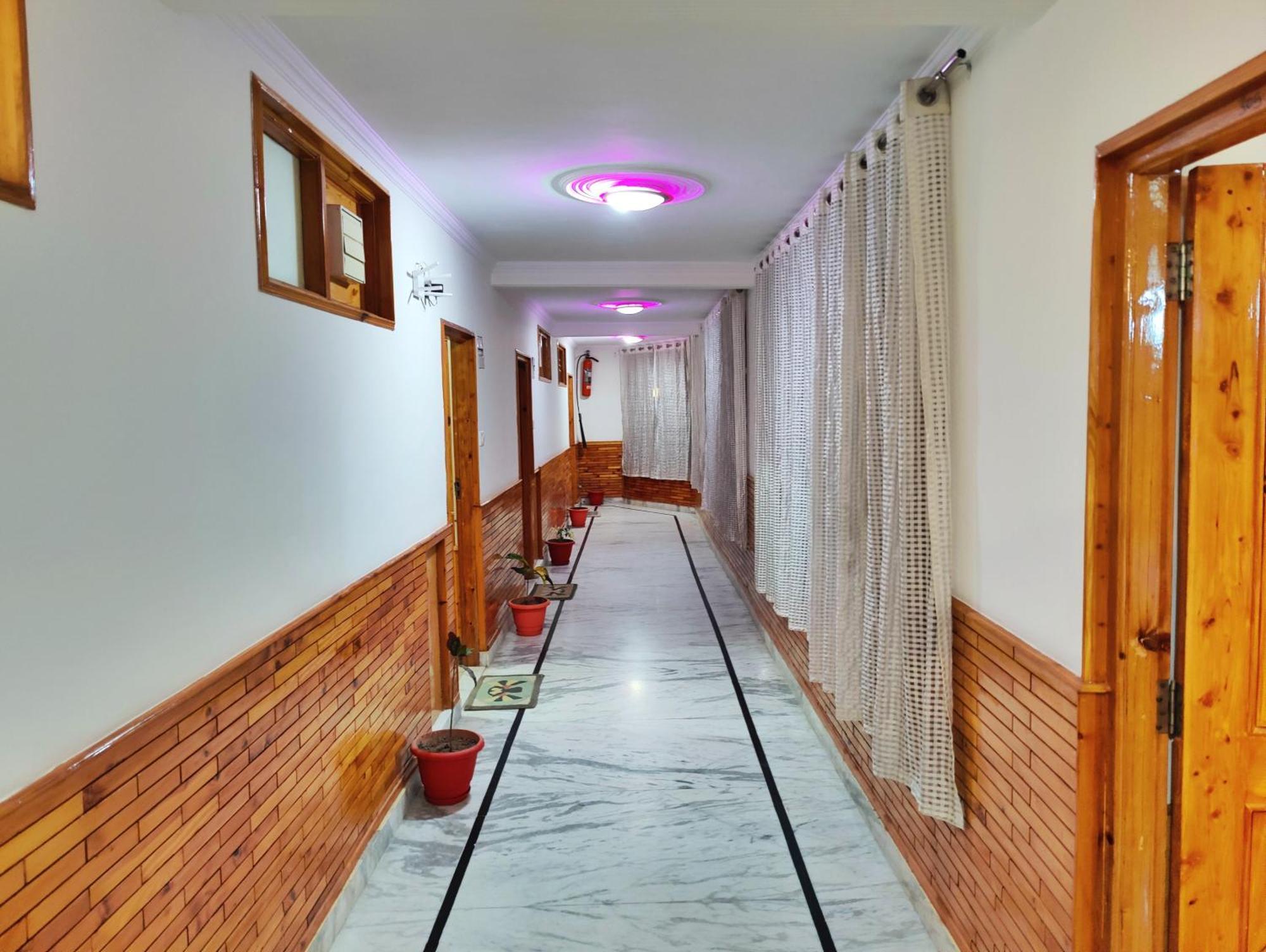 A Star Regency Near Mall Road 3*