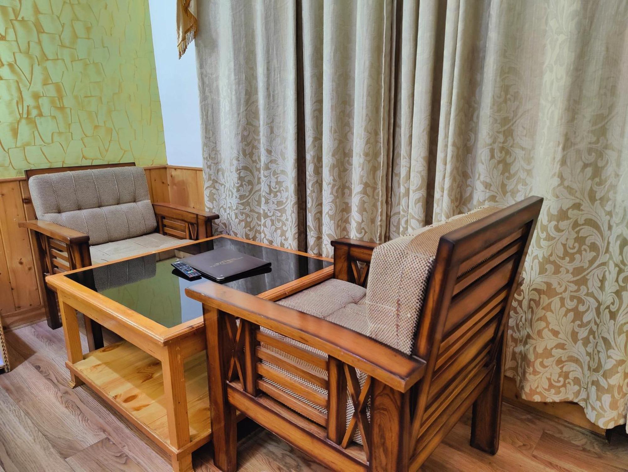 Hotel A Star Regency Near Mall Road