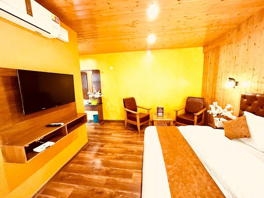Vista - Centrally Heated ! Air Cooled ! - Managed By The Four Season ! Close To Mall Road 3*