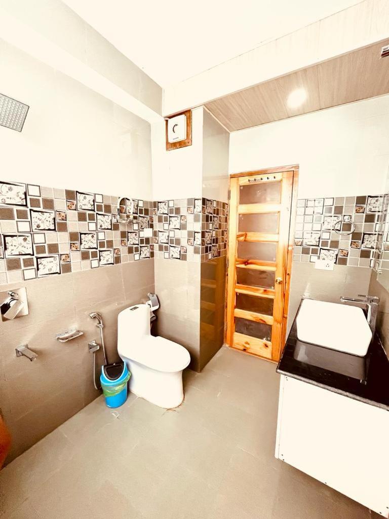 Vista - Centrally Heated ! Air Cooled ! - Managed By The Four Season ! Close To Mall Road 3* Manali (Himachal Pradesh)