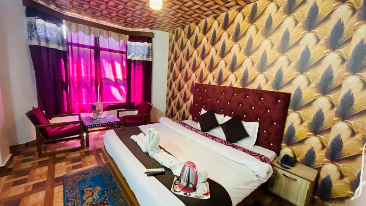 Hilltop At Mall Road With Open Terrace 2* Manali (Himachal Pradesh)
