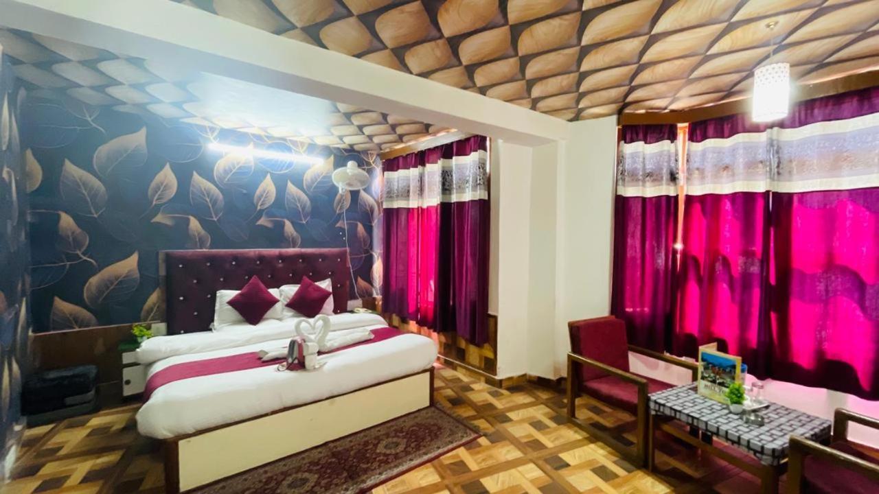 Hotel Hilltop At Mall Road With Open Terrace 2*