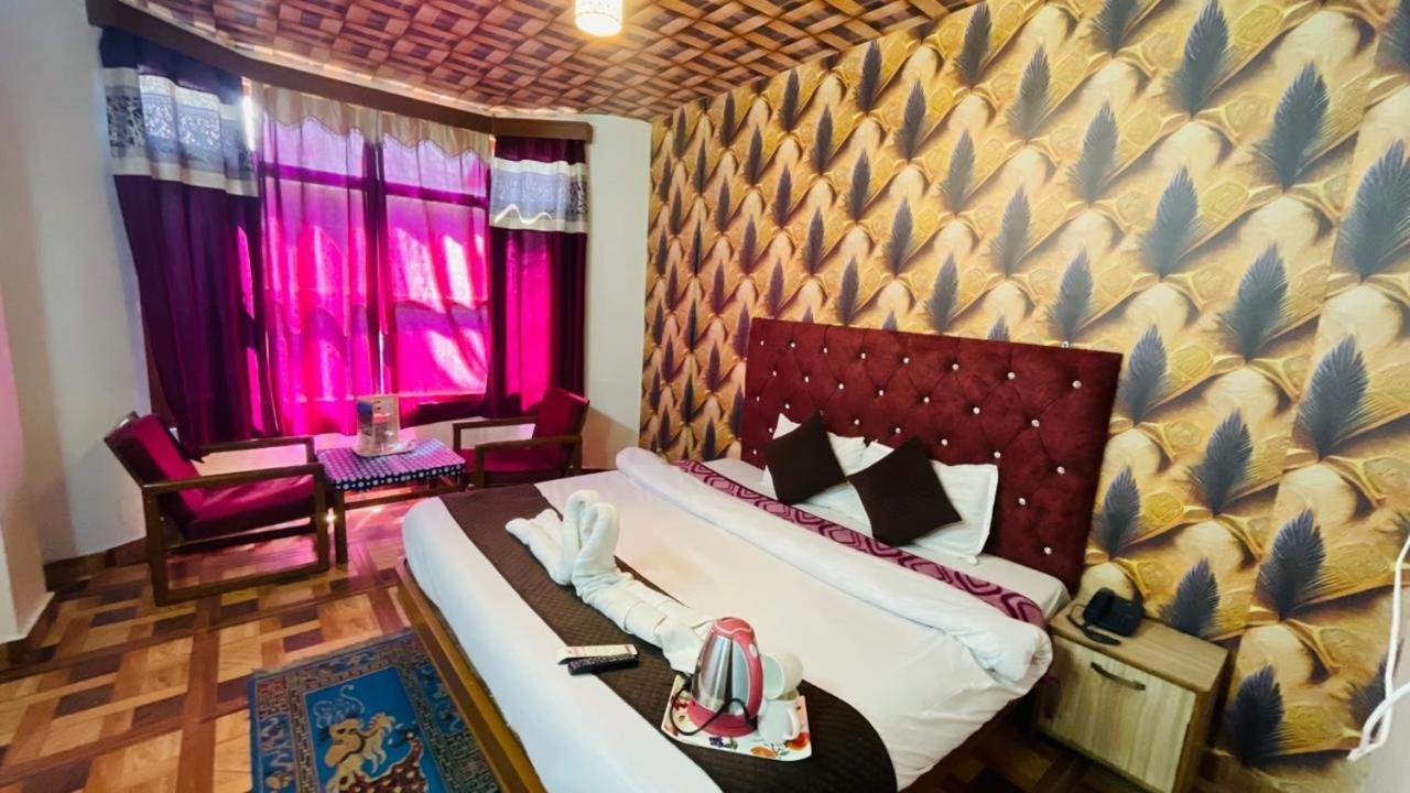 Hotel Hilltop At Mall Road With Open Terrace 2*