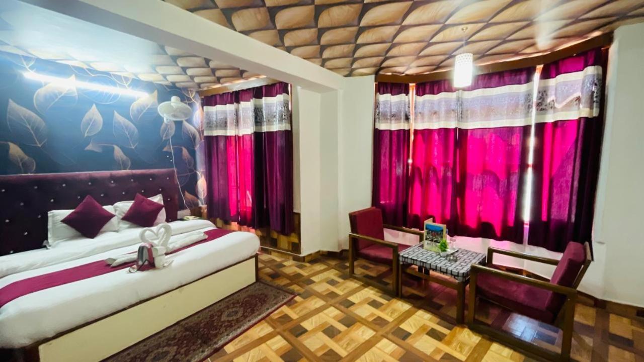 Hilltop At Mall Road With Open Terrace 2* Manali (Himachal Pradesh)