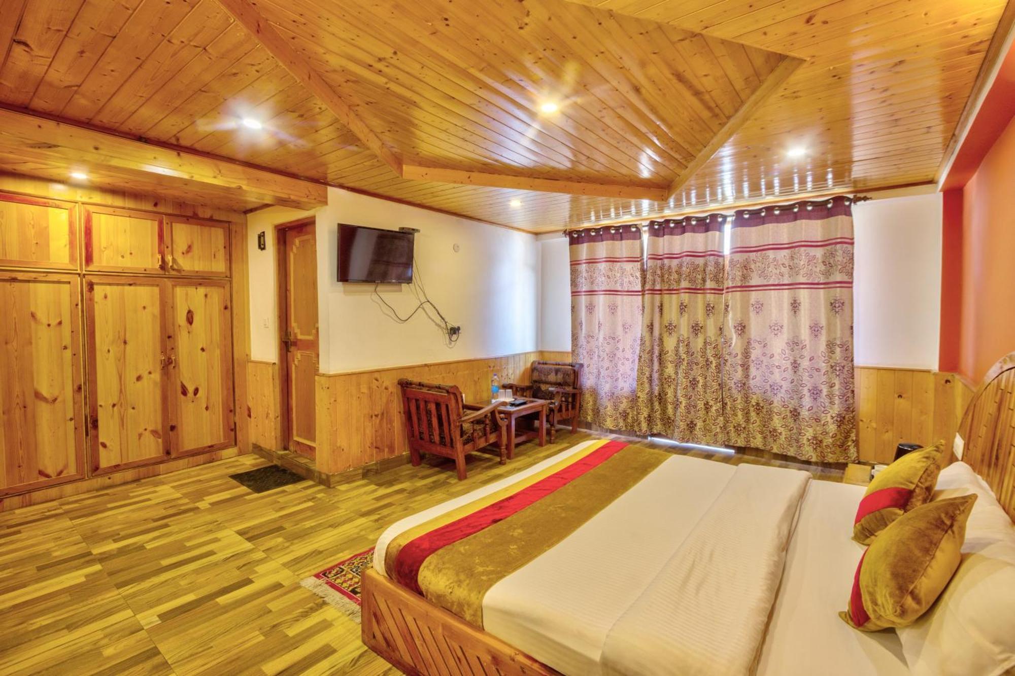Shaina Guest house