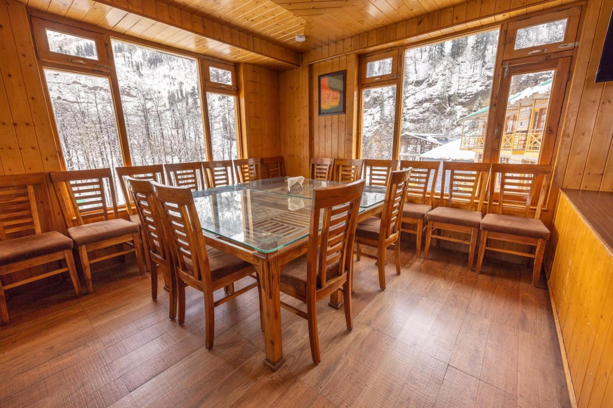 Adventure Valley Hotel Manali (Himachal Pradesh)