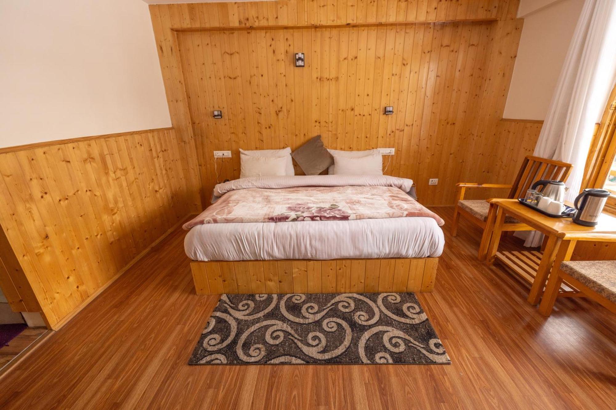 Hotel Adventure Valley Manali (Himachal Pradesh)