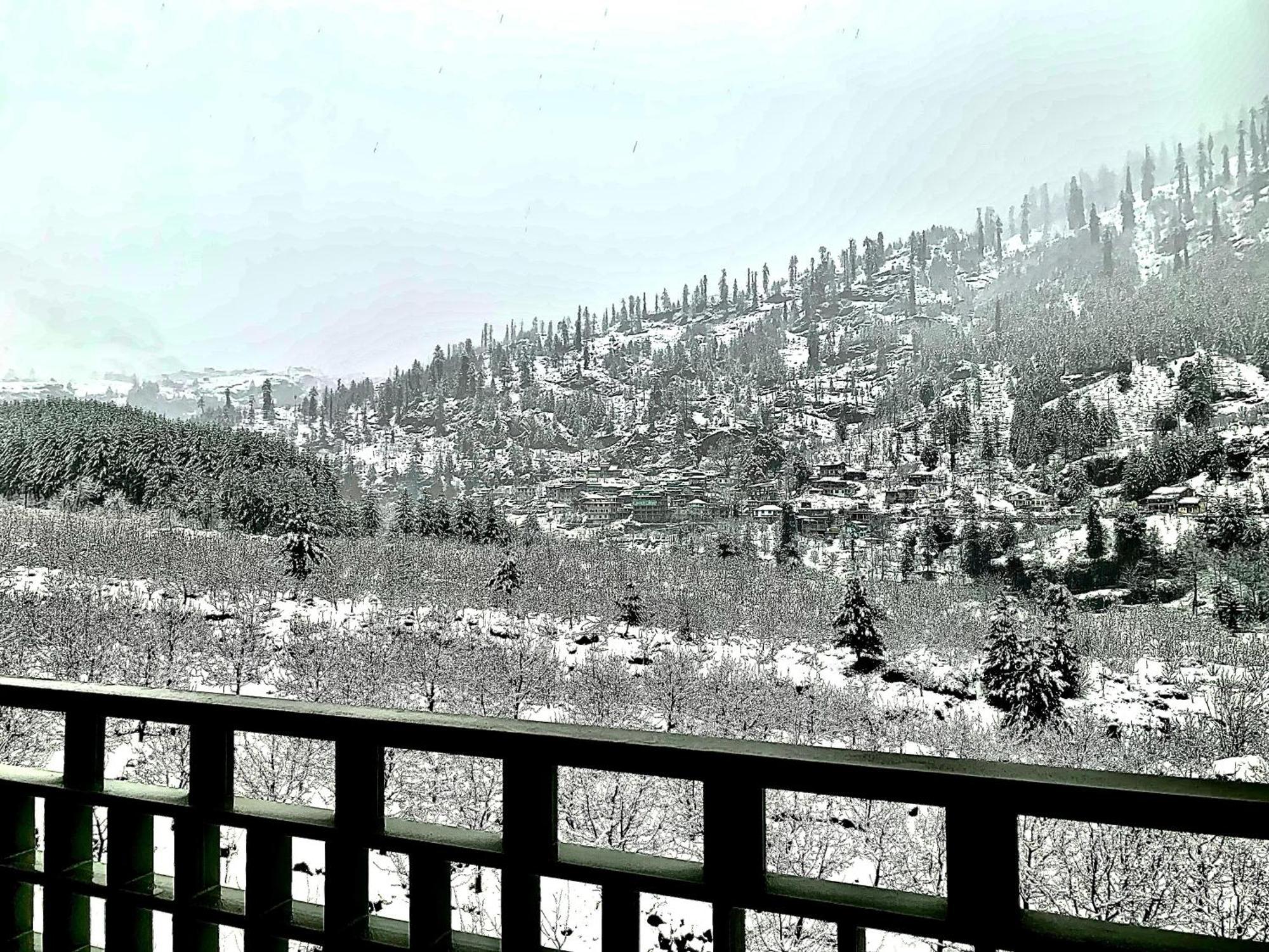 Hotel La Aero In Snow Mountains 4*
