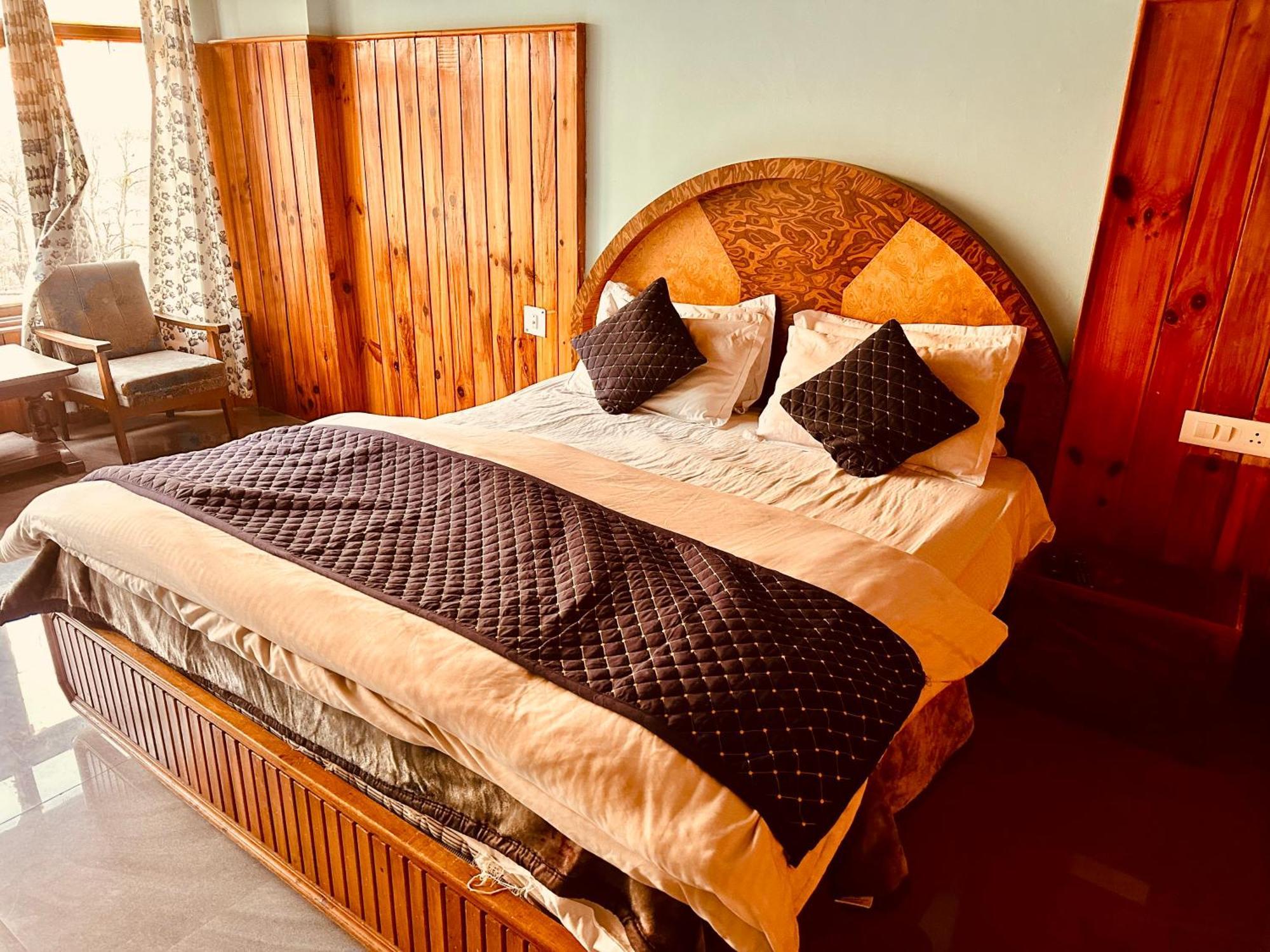 Kanchan Classic Hotel