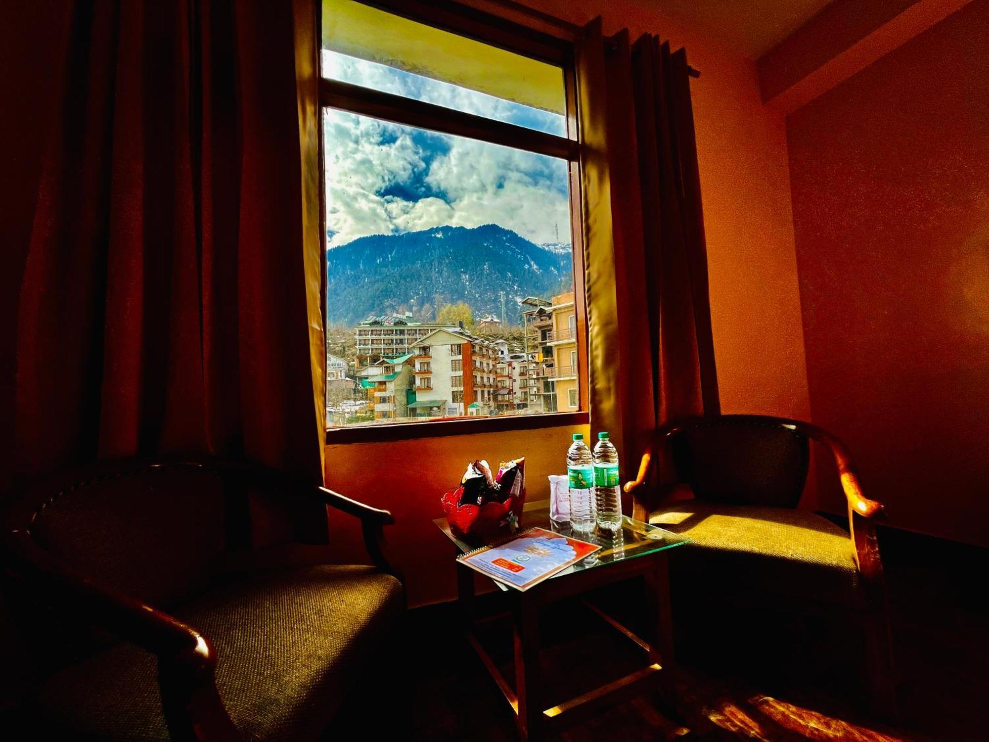 Kalinga's - Majestic Mountain View Hotel