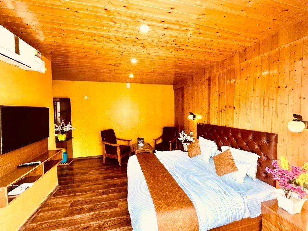 Vista - Centrally Heated ! Air Cooled ! - Managed By The Four Season ! Close To Mall Road 3*