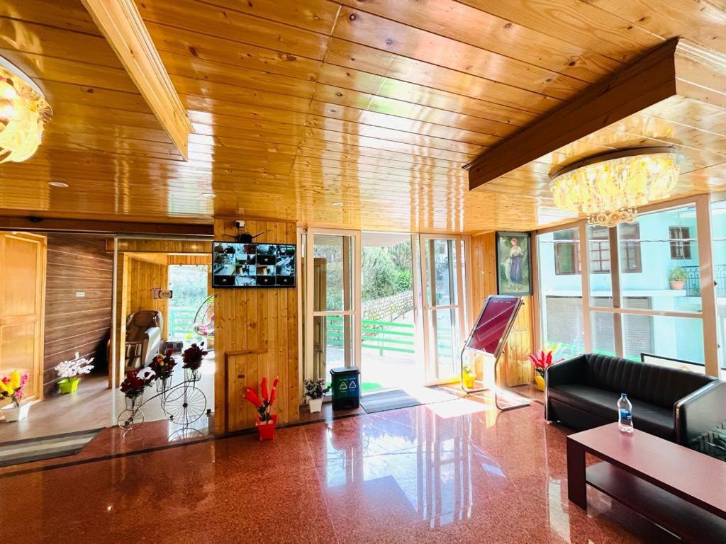 Hotel Vista - Centrally Heated ! Air Cooled ! - Managed By The Four Season ! Close To Mall Road