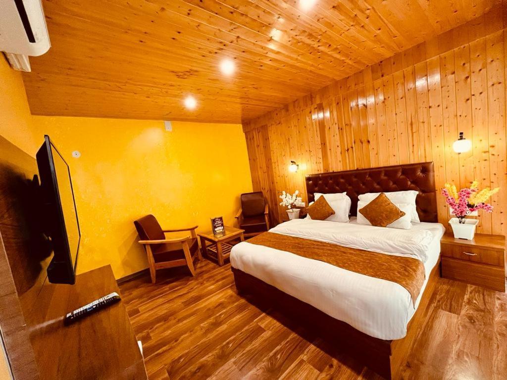 Vista - Centrally Heated ! Air Cooled ! - Managed By The Four Season ! Close To Mall Road 3*