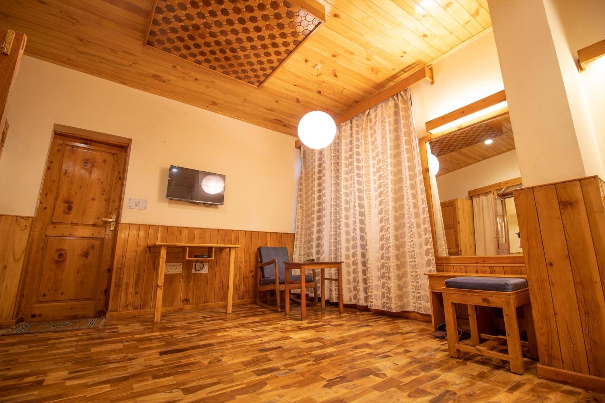 Hotel Negi's Mayflower A Heritage Since 1965 4*